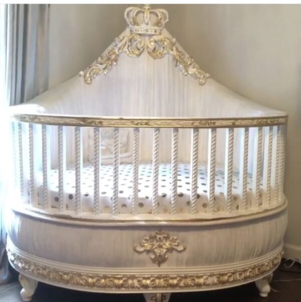 Buy Wood Baby Cots Online in Pakistan: Tinnies, Graco & Luxury Velvet Bassinets - Image 18